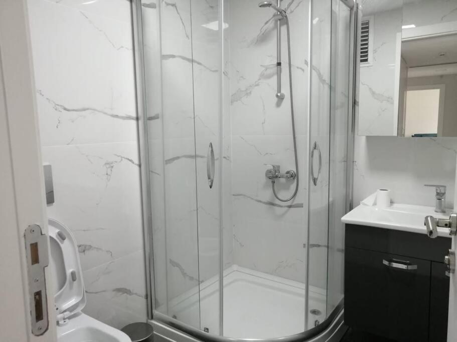 Sisli Apartment, 2 Bedrooms, 250 M Metro, New Modern Residence Istanbul Eksteriør billede